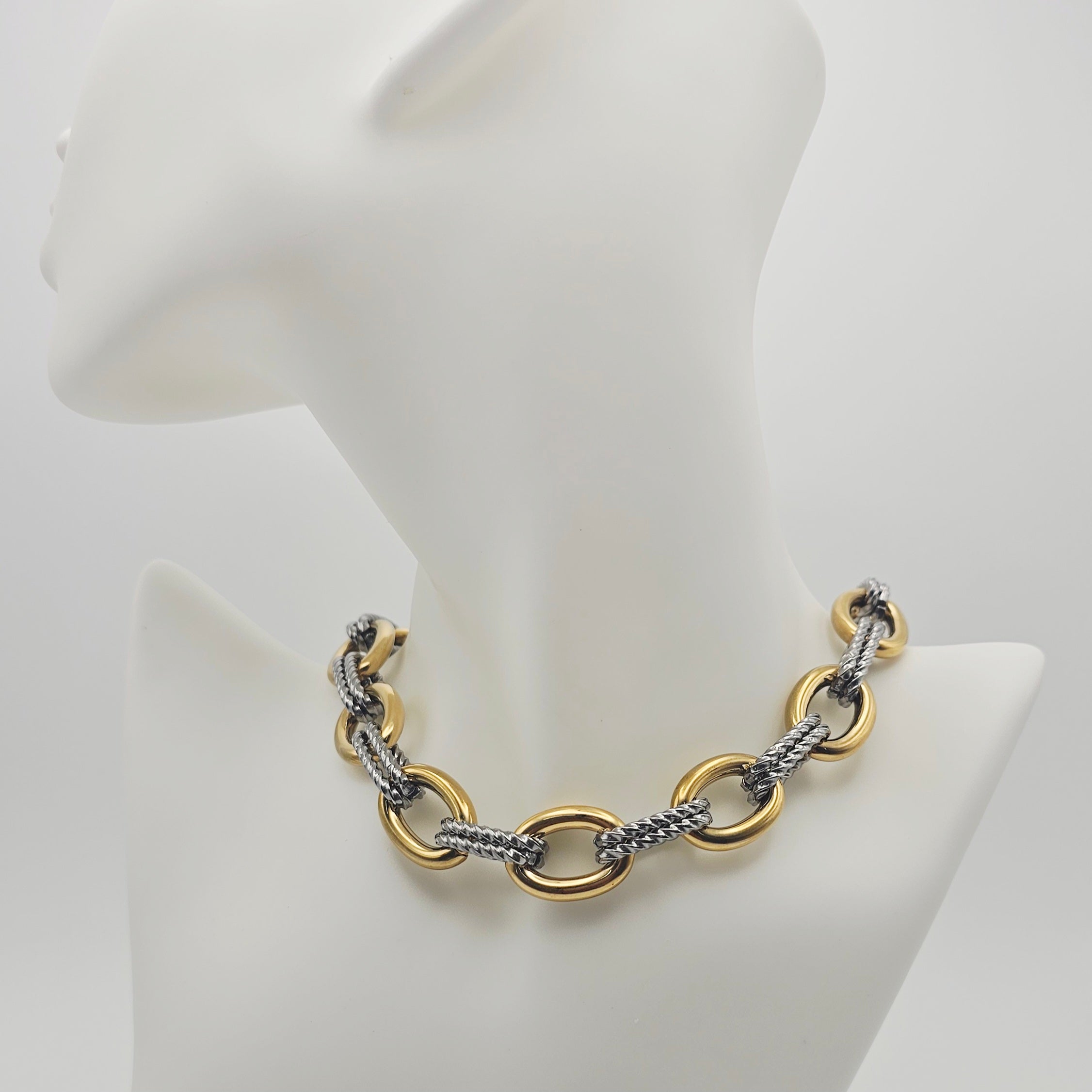 MARGO STATEMENT TWO TONED NECKLACE