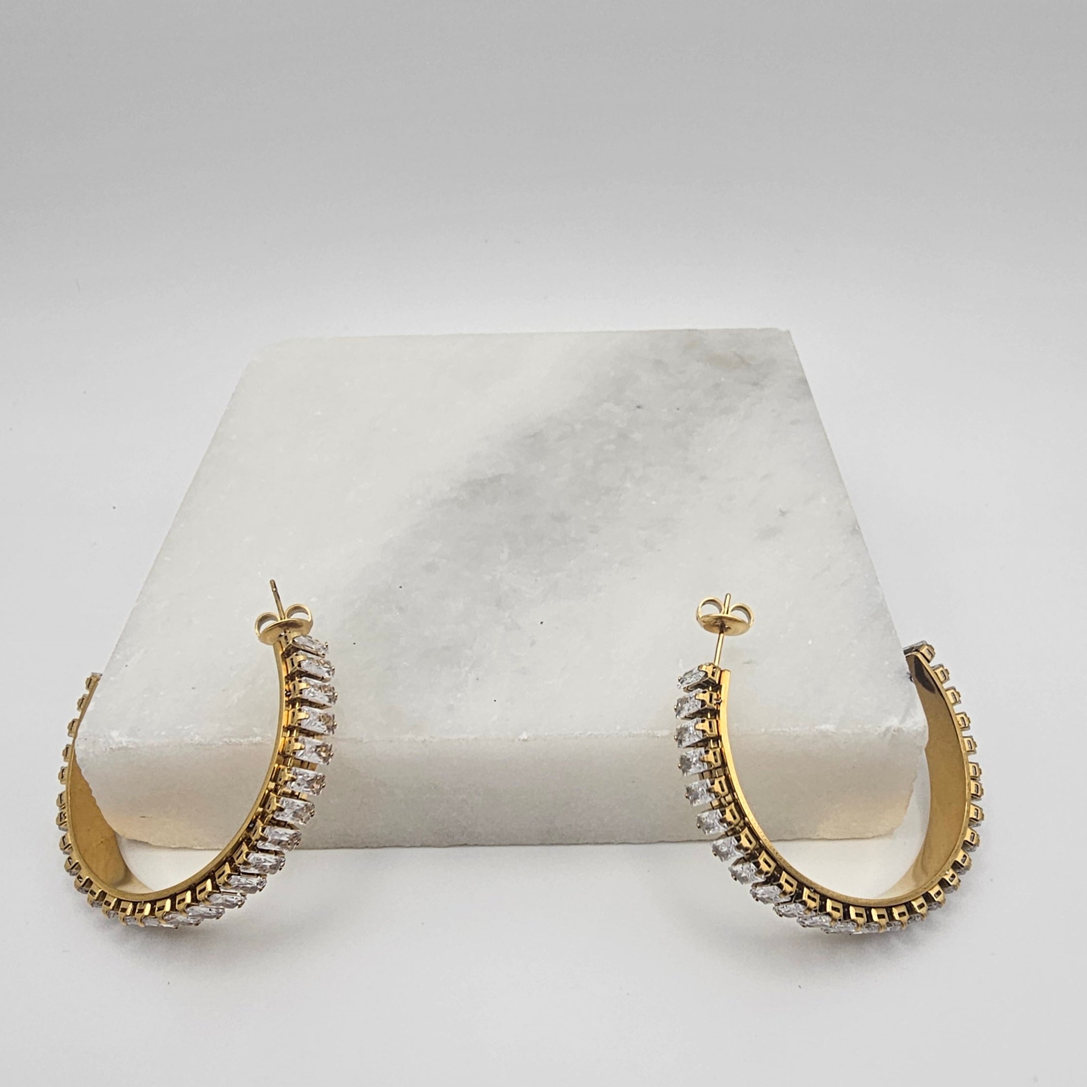 ELIA CLASSIC GOLD AND DIAMOND HOOP WATER RESISTANT