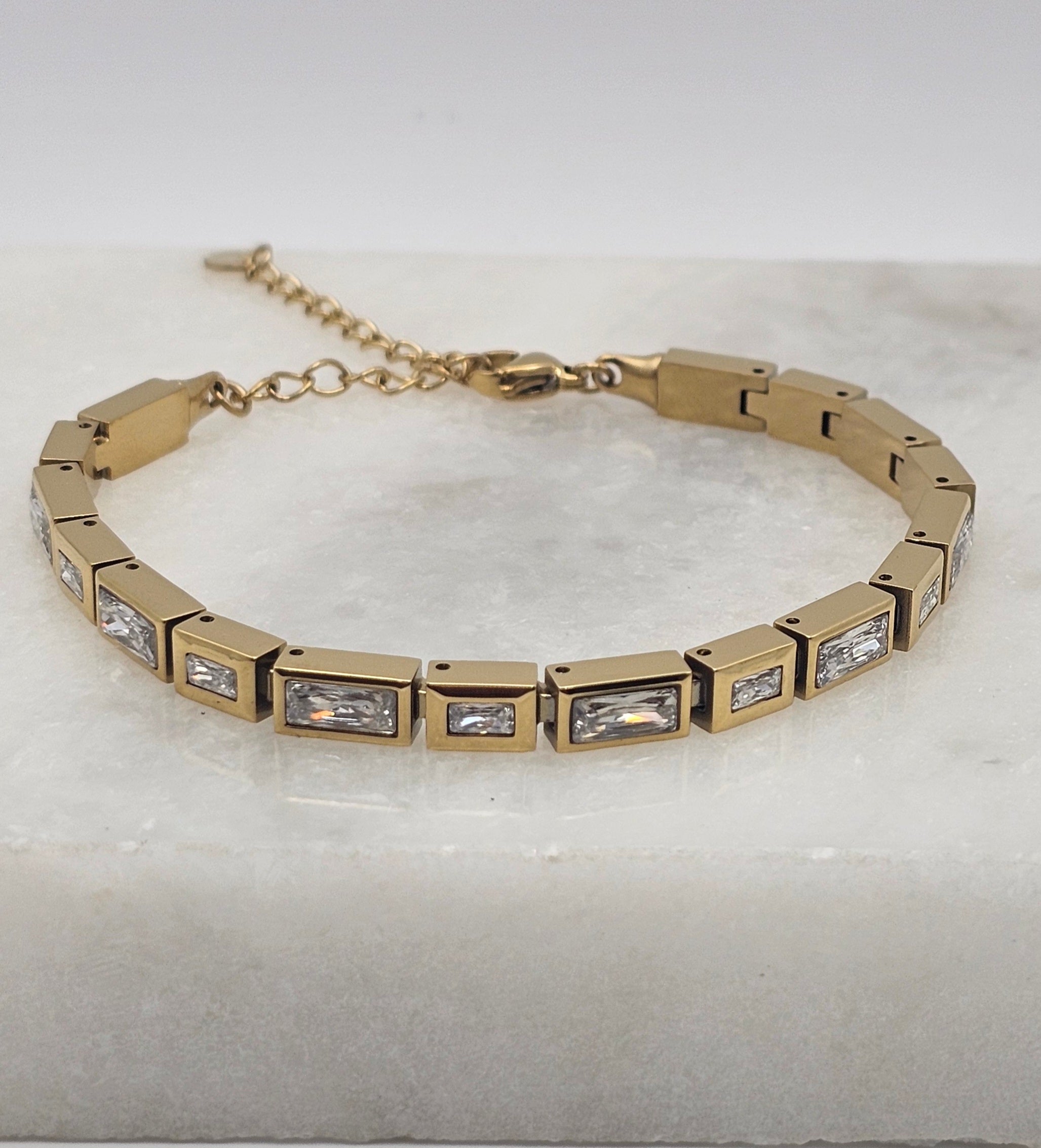 LUDA TIMELESS GOLD TENNIS BRACELET