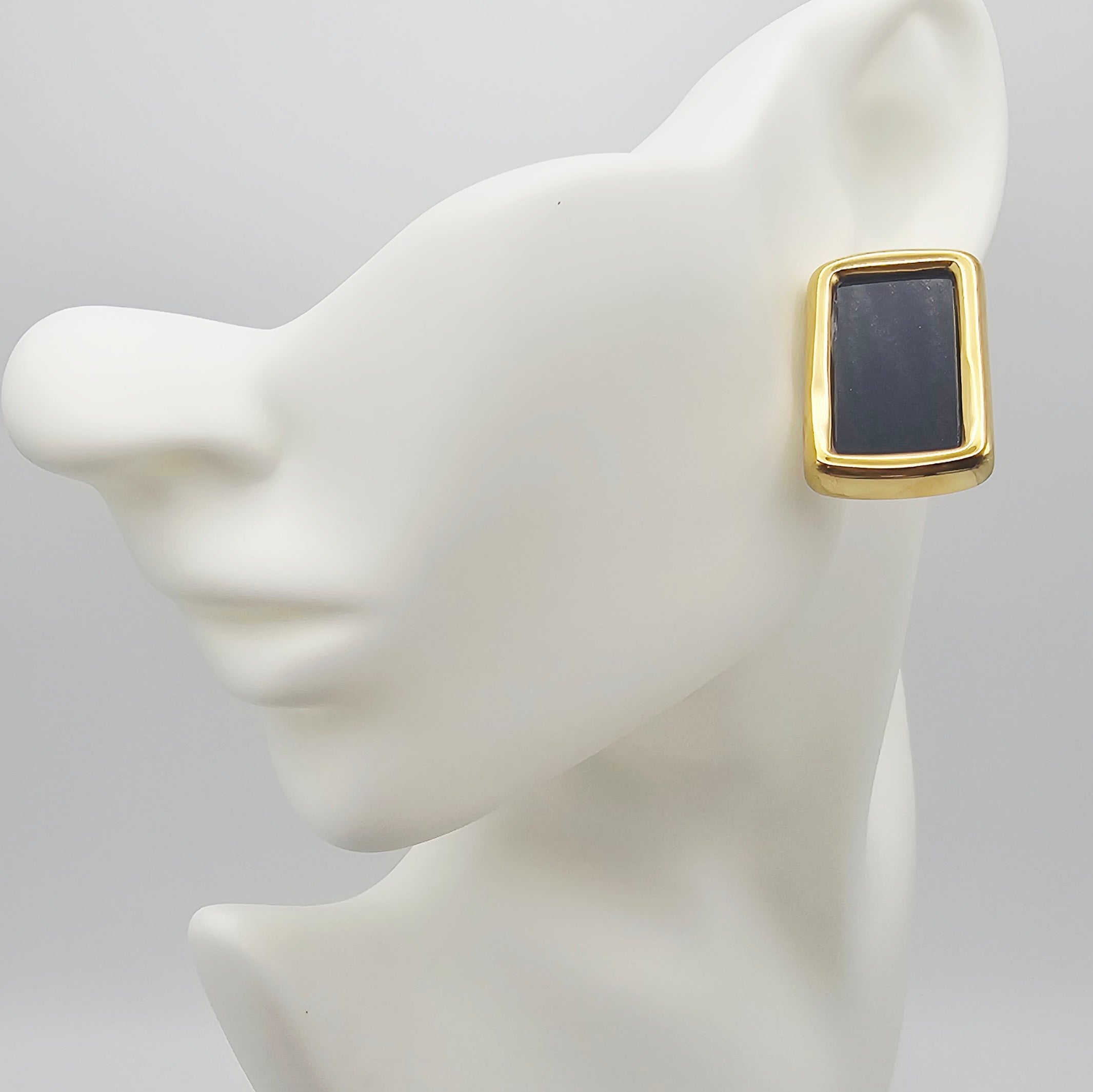 BROOKE EARRING CLASSIC GOLD AND BLACK
