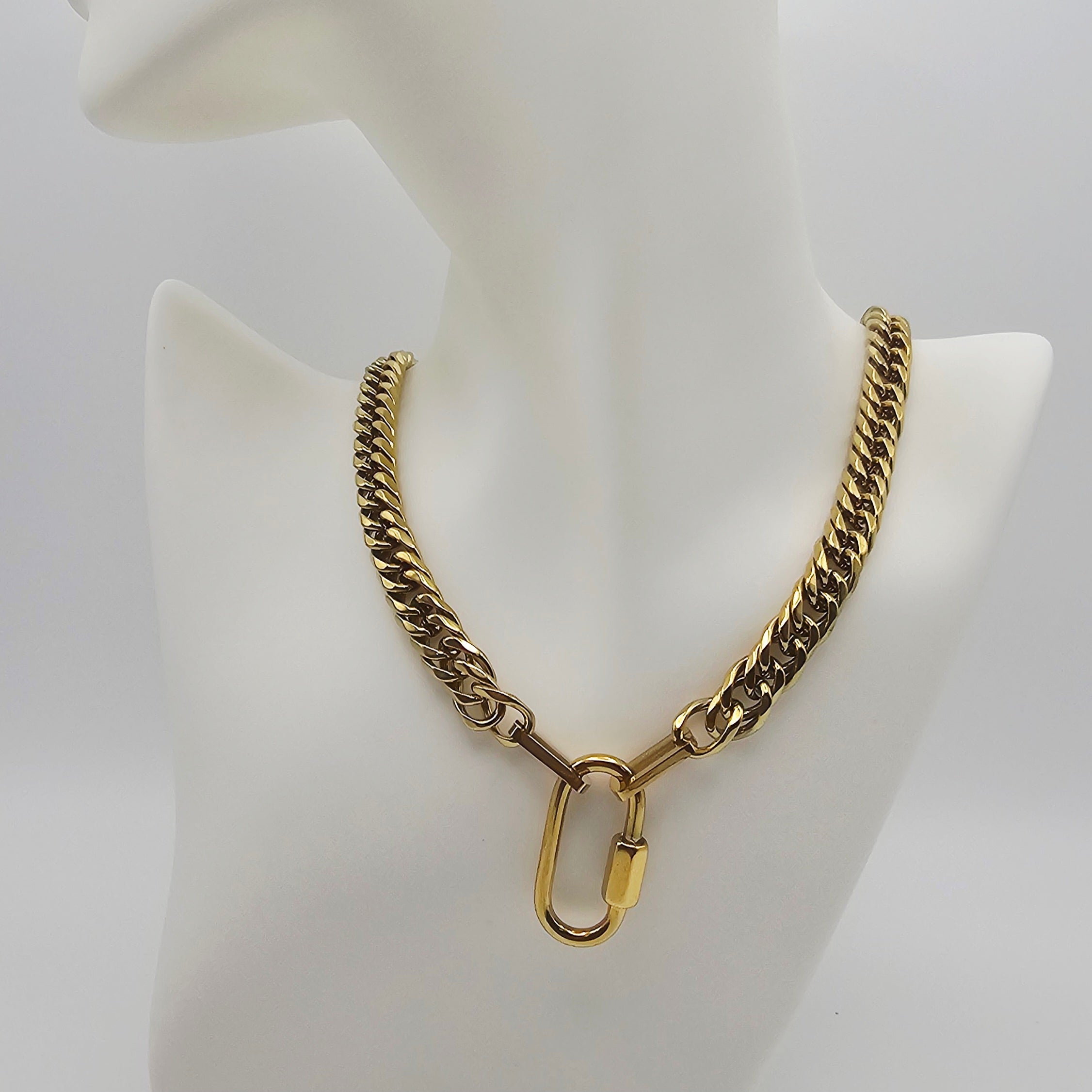 CHUNKY CHAIN-LINK NECKLACE