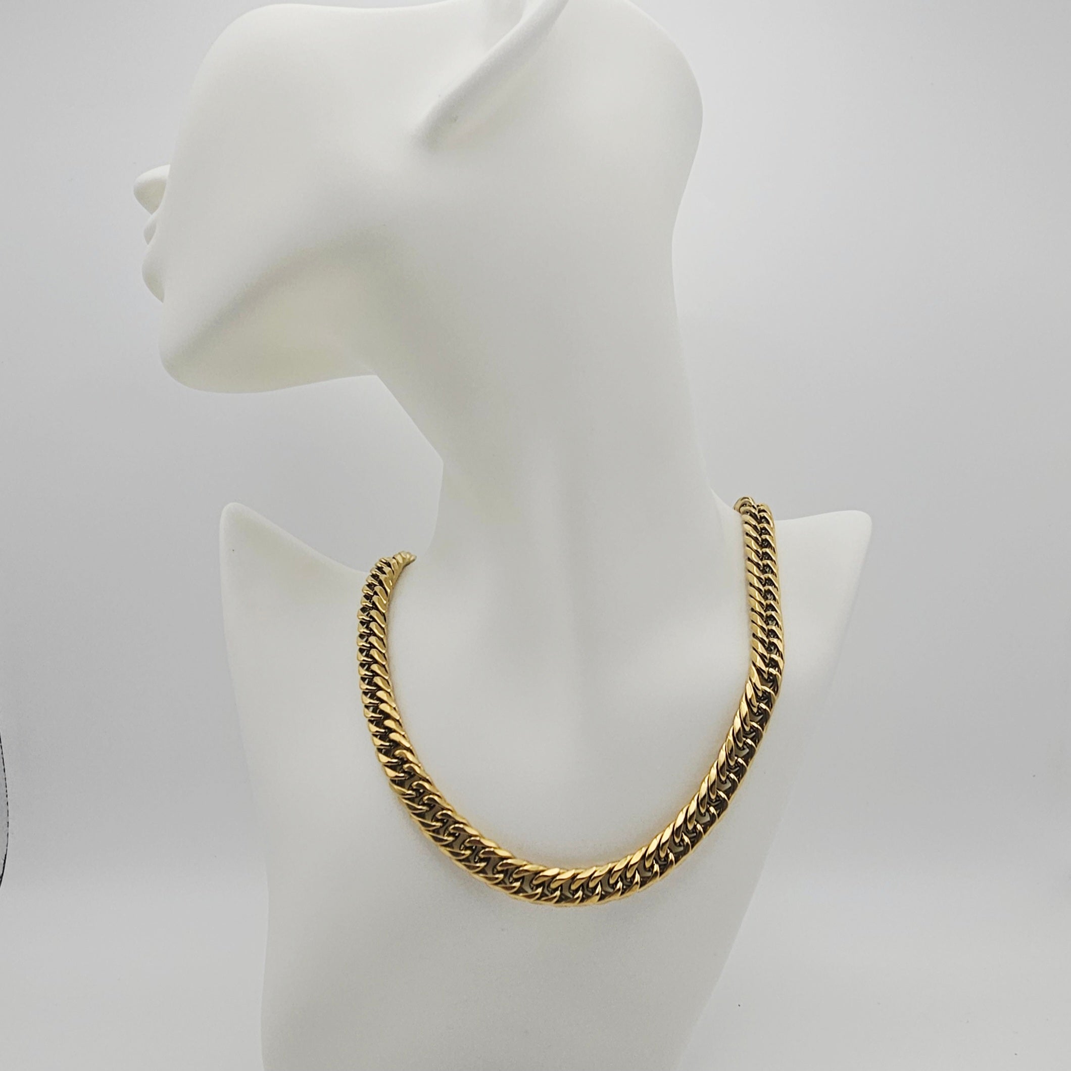 CHUNKY CHAIN-LINK NECKLACE