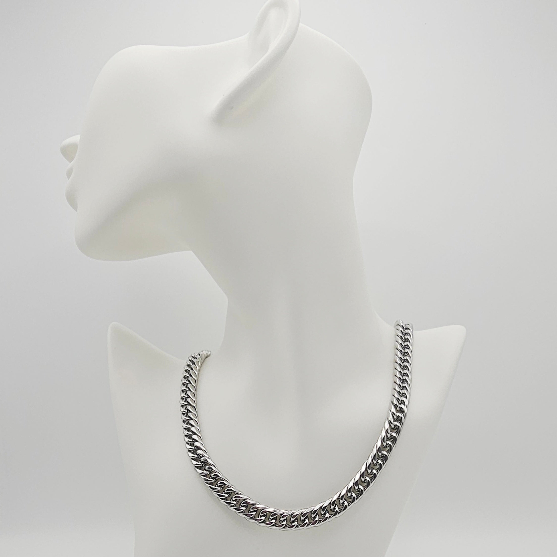 CHUNKY CHAIN-LINK TWO TONE NECKLACE