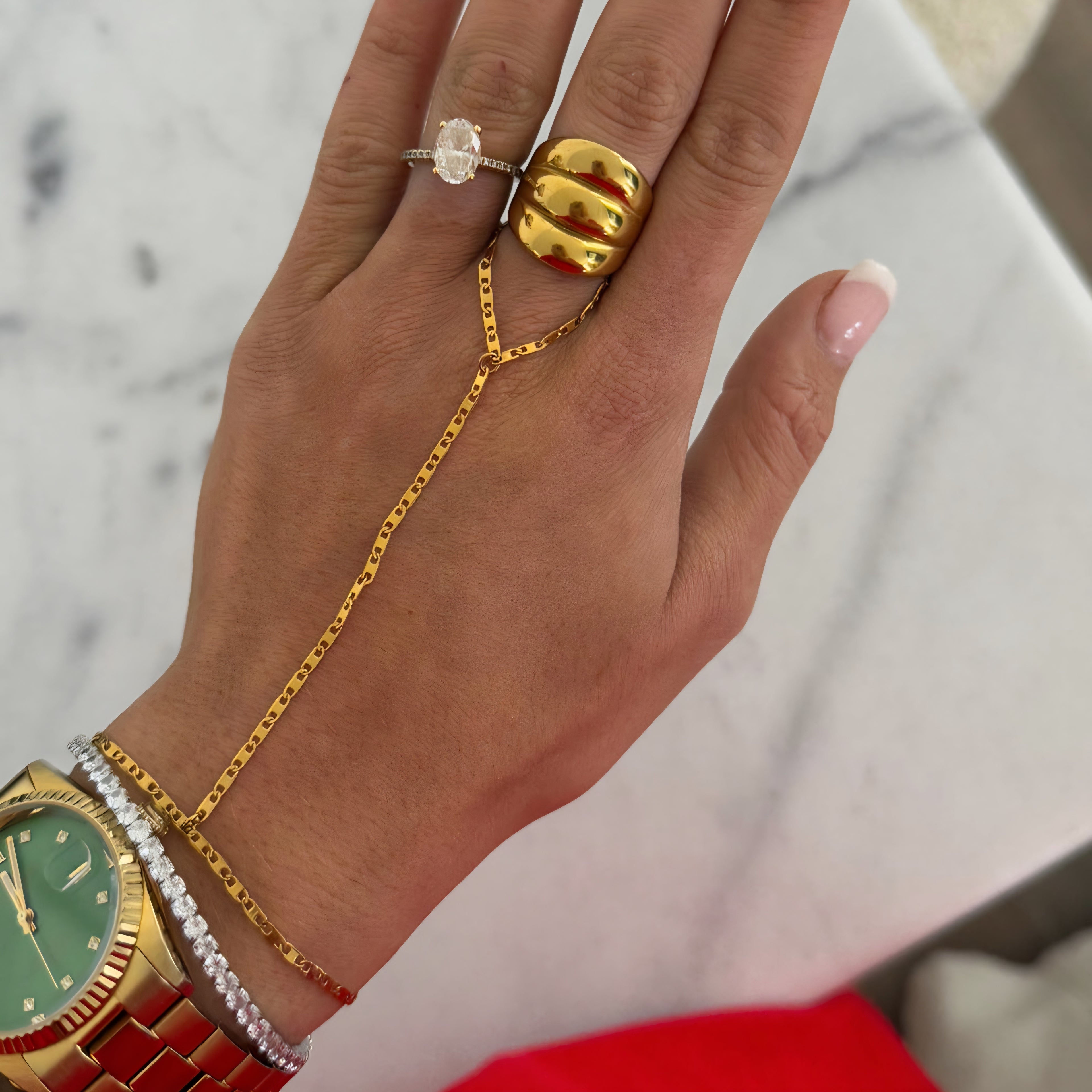 DIVA HAND CHAIN GOLD WATER RESISTANT