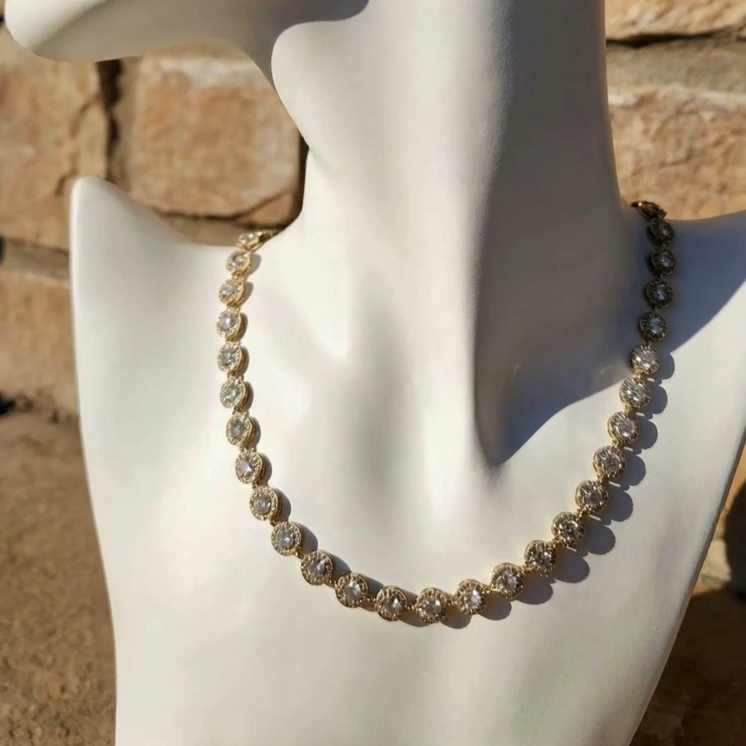 ROSIE ELEGANT DIAMOND NECKLACE